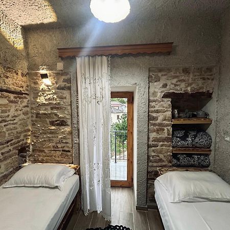 Guest House Lengo Gjirokastër Exteriör bild